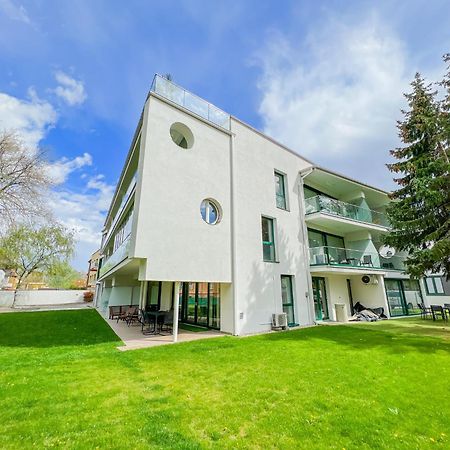 Villa Bauhaus Gold Siófok Eksteriør billede