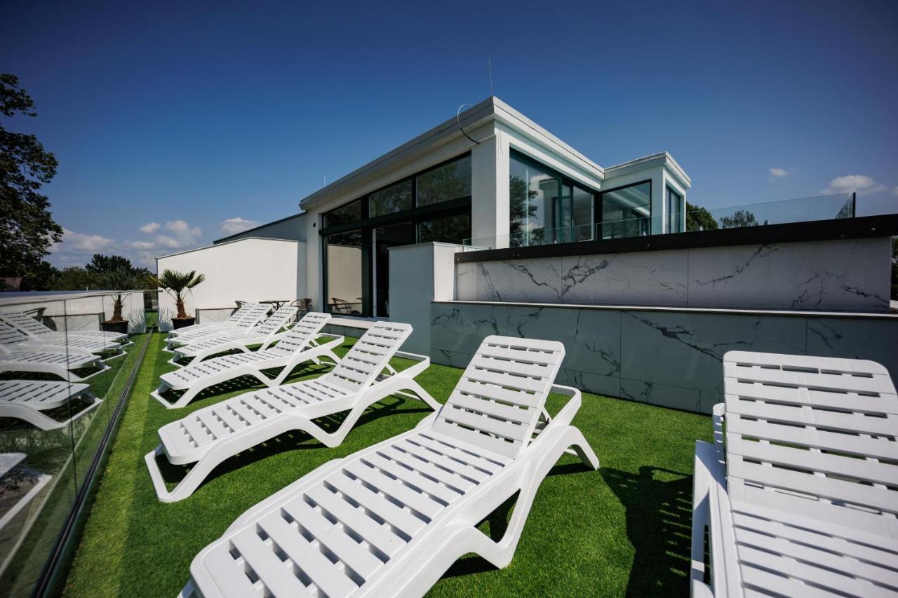Villa Bauhaus Gold Siófok Eksteriør billede