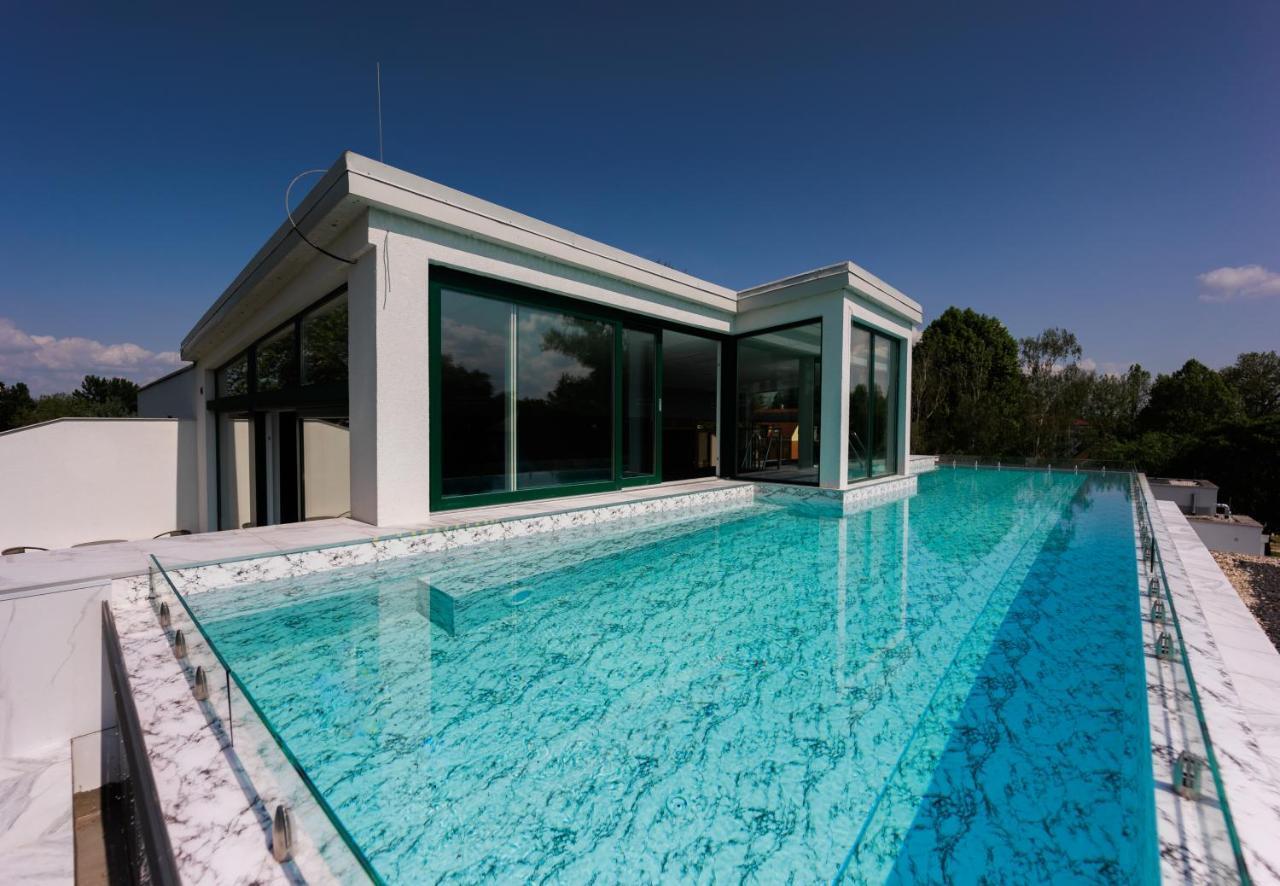 Villa Bauhaus Gold Siófok Eksteriør billede